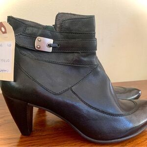 Fidgji Women’s Size 12 Boots